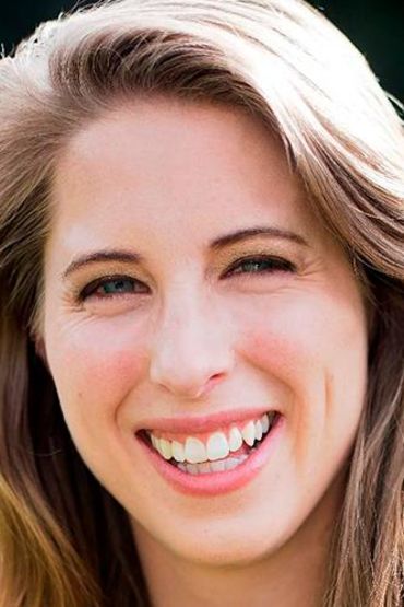 Лара Дьюси Томас