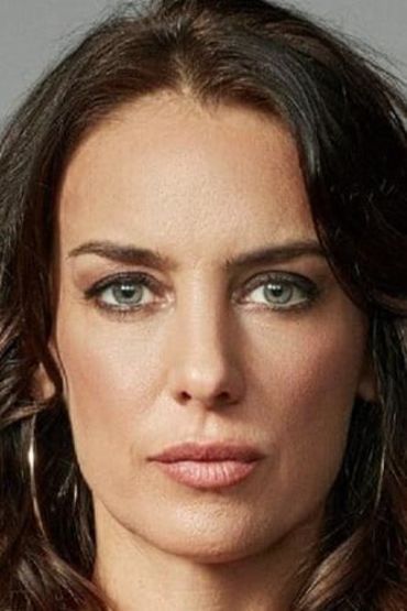 Джазмин Стюарт