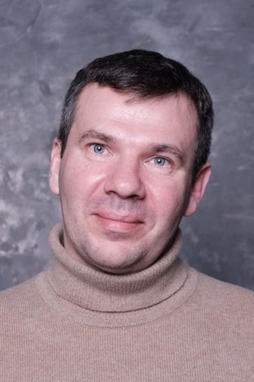 Максим Важов