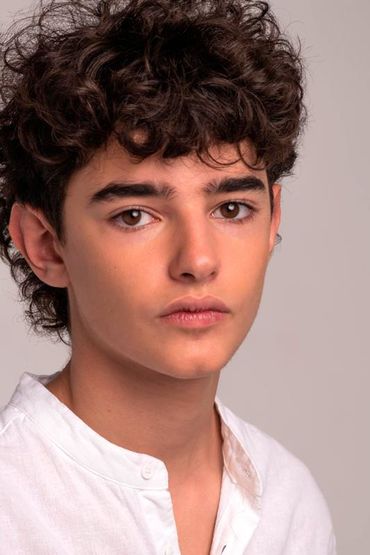 Николас Кости