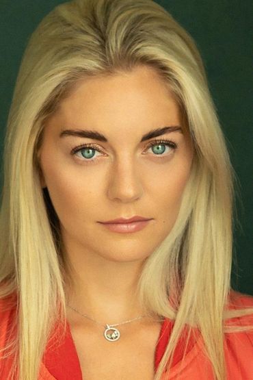 Николь Бартлетт