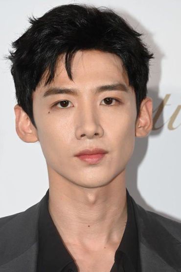 Бай Цзинтин