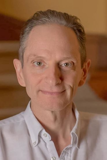 Артур Холден