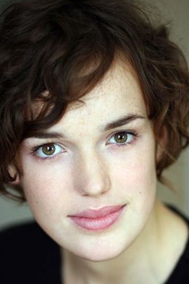 Элизабет Хенстридж