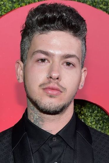 Трэвис Миллс