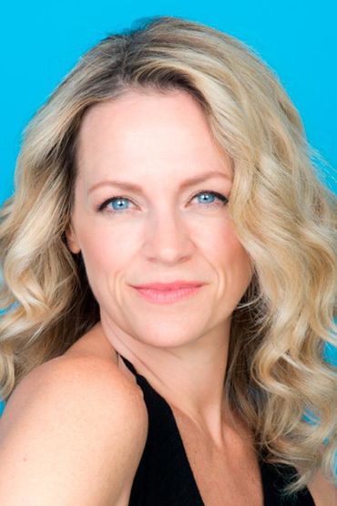 Стефани Мур