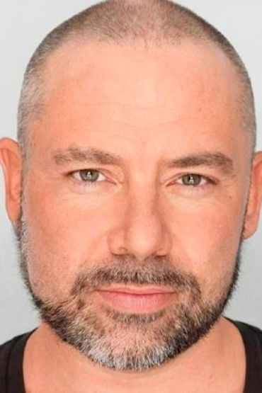 Элфи Добсон