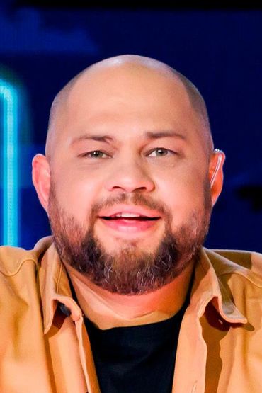 Роман Постовалов