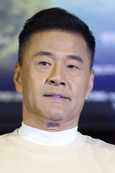 Rongguang Yu