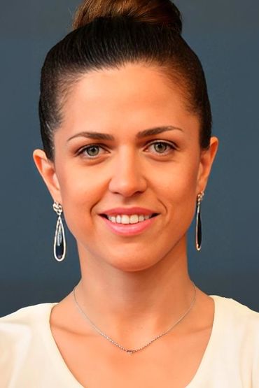 Наоми Левов