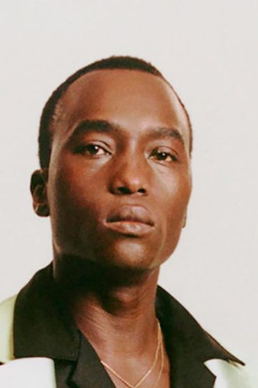 Дэннис Оквера