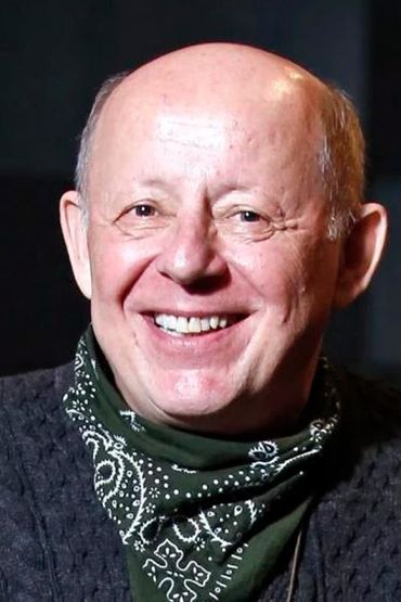 Младен Васари