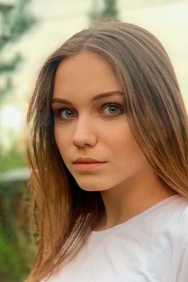 Алина Бабак