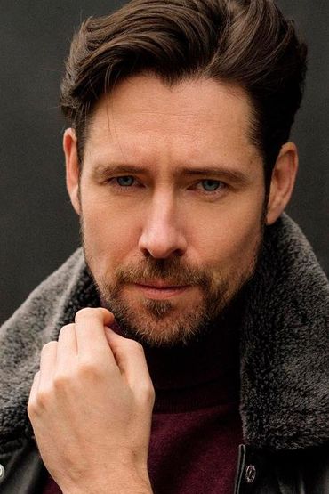 Том Коулстон