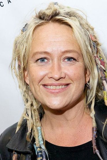 Дженнифер Линч