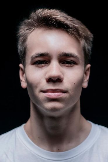 Тимофей Кресло