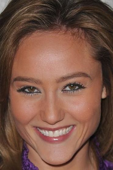 Лорен Мэйхью С.