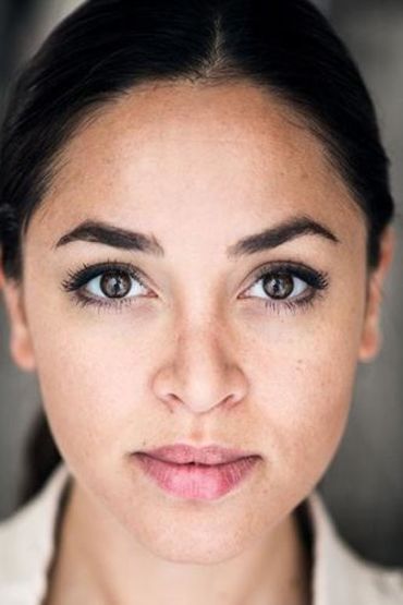 Мона Пирзад