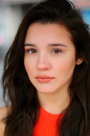 Эмма Уэбб Луиз