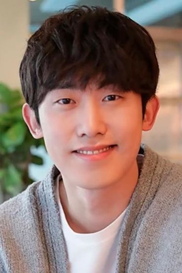 Мин Джин-ун