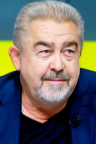 Александр Ефремов