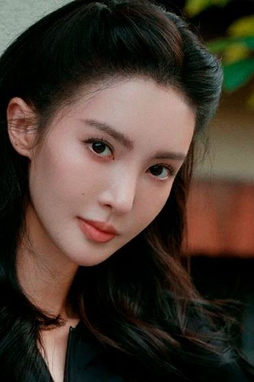 Джина Цзинь