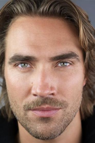 Лукас Хэссел