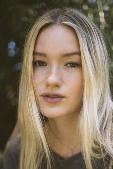 Маделайне Духовны Уэст