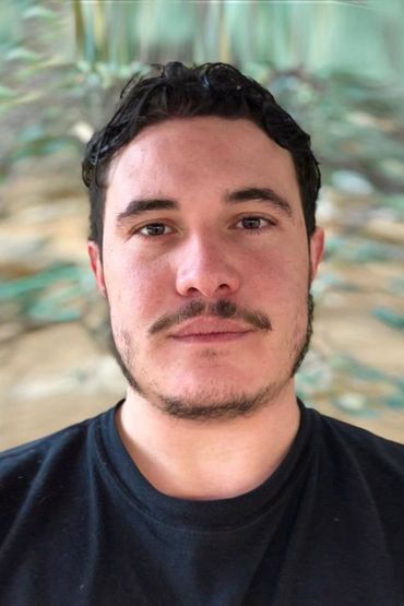 Шон Розалес А.