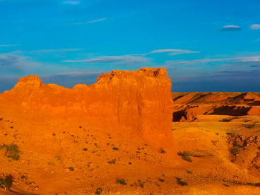 Пылающие скалы Баянзаг, Монголия