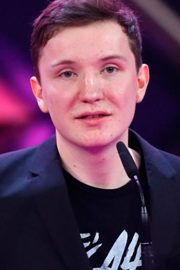 Леонард Каров