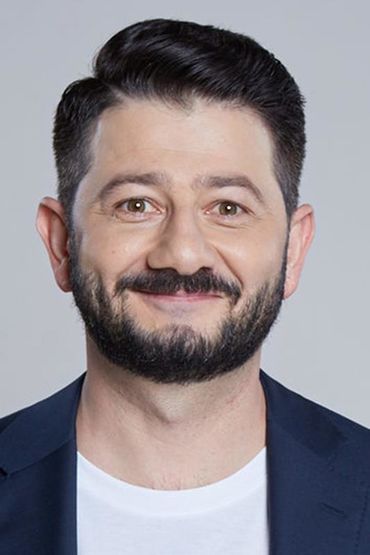 Михаил Галустян