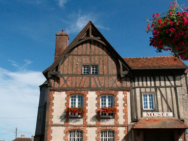 Город Нёшатель-ан-Бре в Нормандии Город Нёшатель-ан-Бре в Нормандии