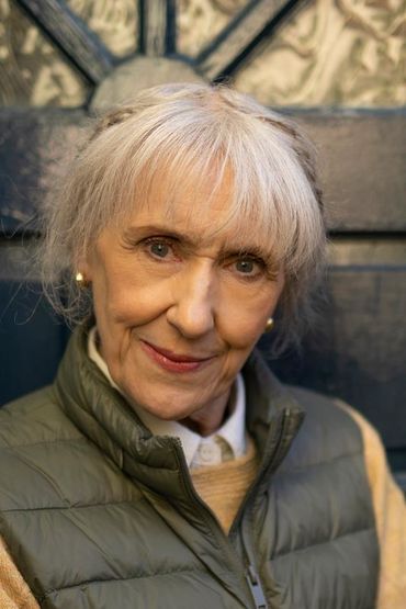 Анита Добсон