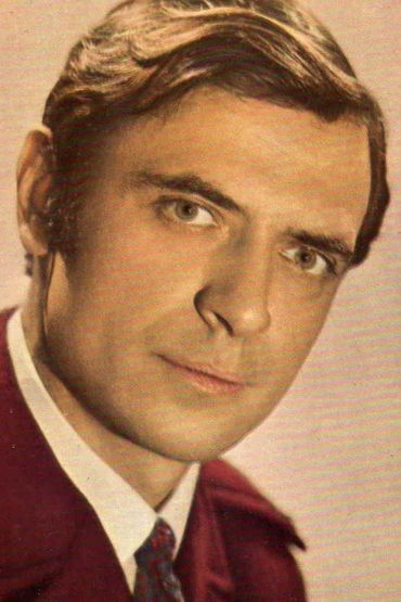 Александр Лазарев
