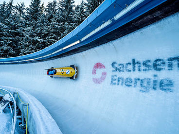 Бобслей. Кубок мира. Четверки. Мужчины. 1-я попытка. Трансляция из Норвегии Бобслей. Кубок мира. Четверки. Мужчины. 1-я попытка. Трансляция из Норвегии