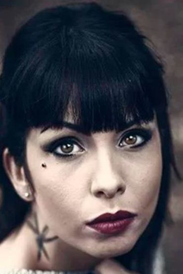 Джулия Аполлони