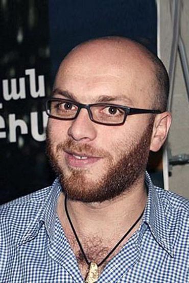 Вартан Акопян