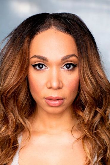 Сара Холлис