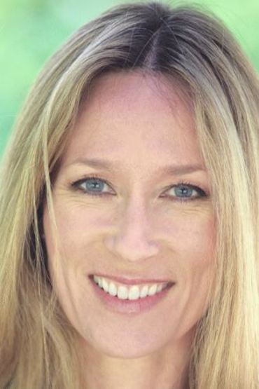 Анджела Диксон