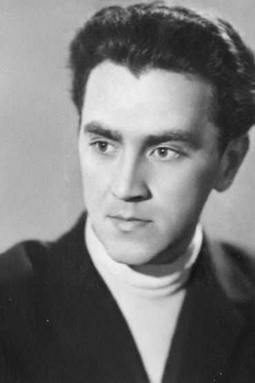 Владимир Петров