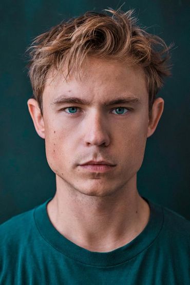 Деннис Моен