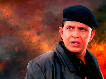 Чёрная шляпа, красный платок