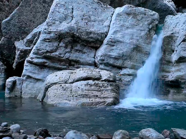 Белые скалы на реке Хоста Белые скалы на реке Хоста