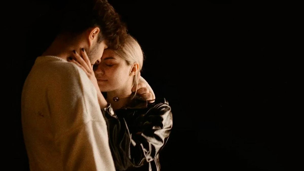 Ну и че? - Mona