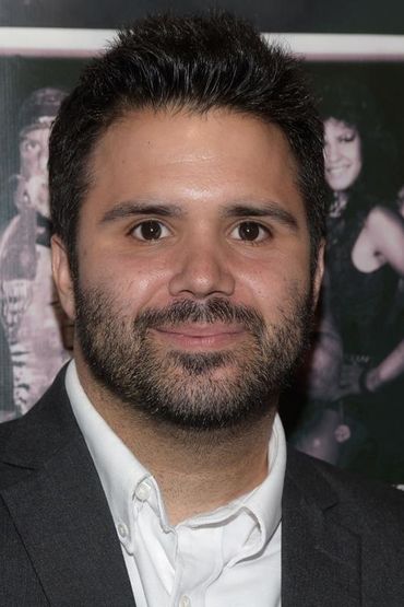 Мика Лайонс