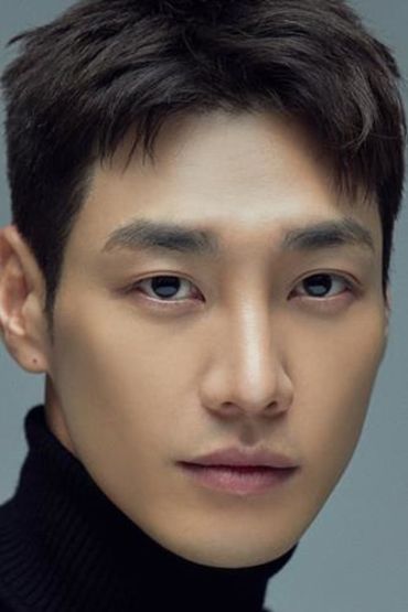 Ким Ён-гван