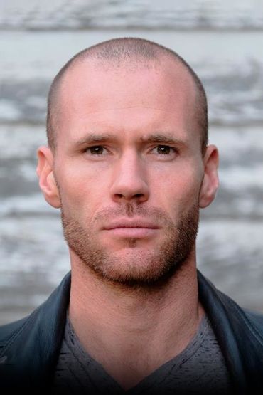 Оливер Тревена