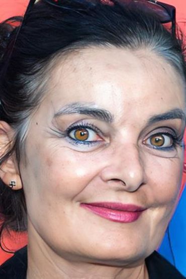 Мэри МакГакиан