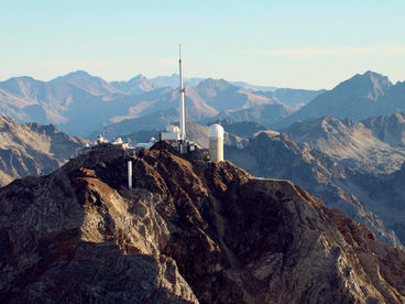 Пик дю Миди во Франции Пик дю Миди во Франции